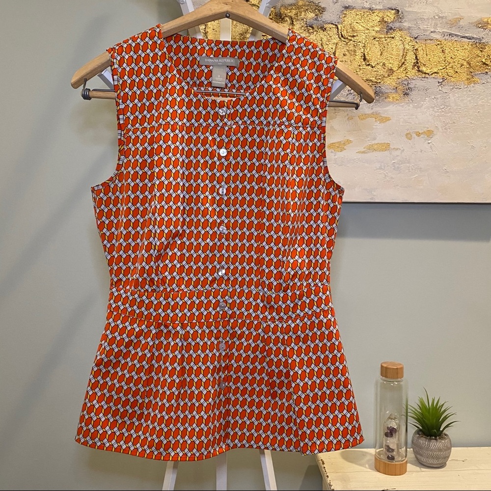 Banana Republic sleeveless patterned blouse